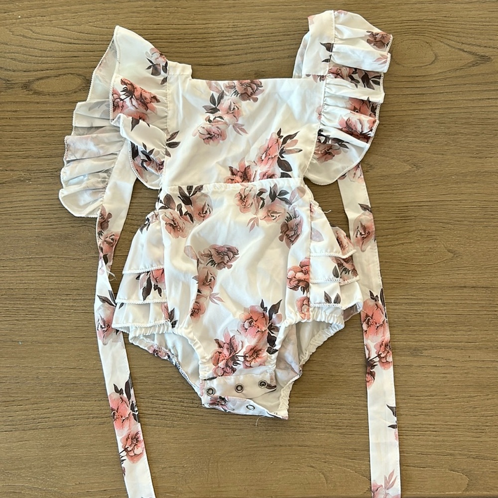 Amazon 18M White Rose Dress